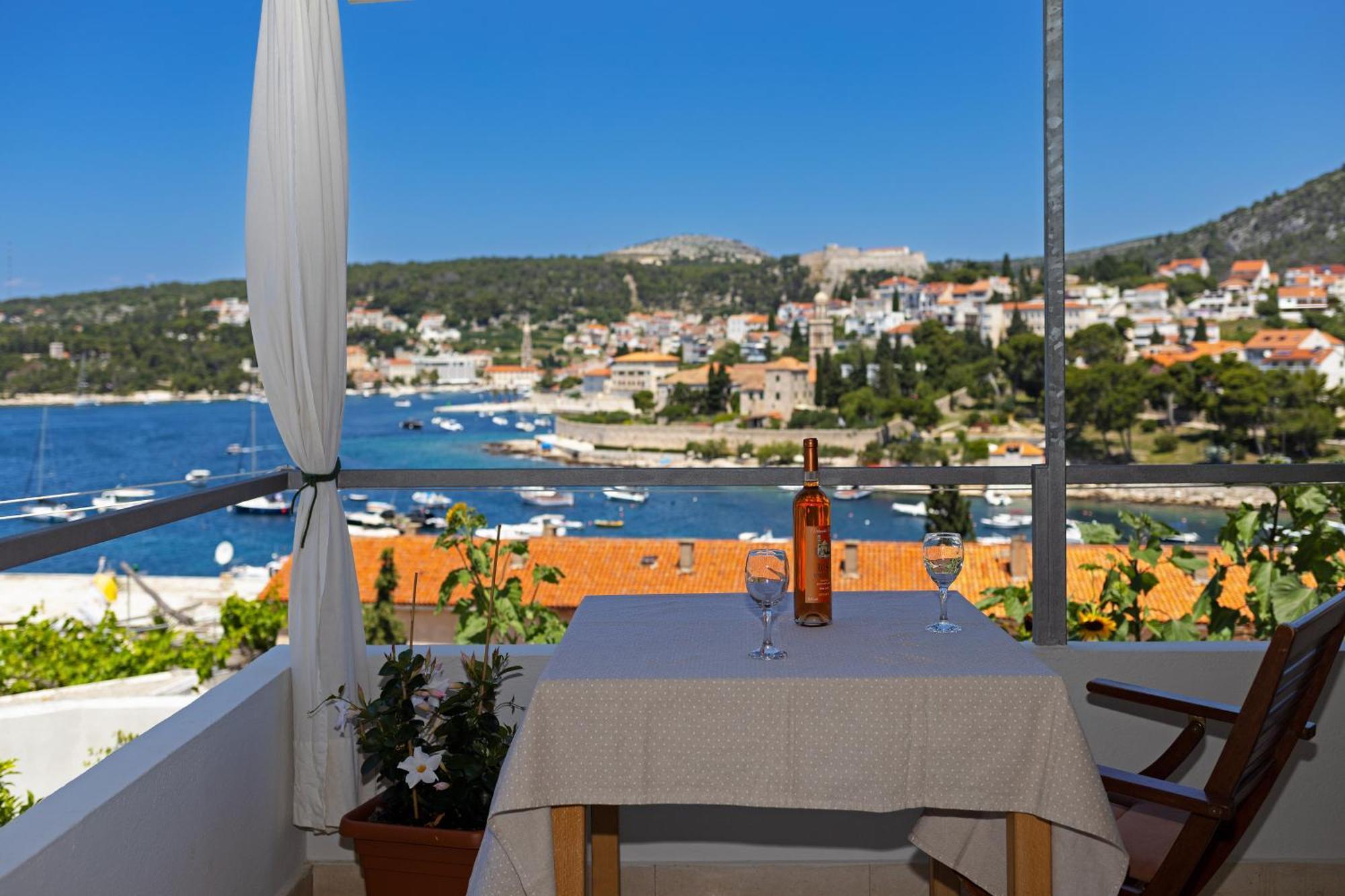 Guesthouse Seaview Hvar Town Extérieur photo
